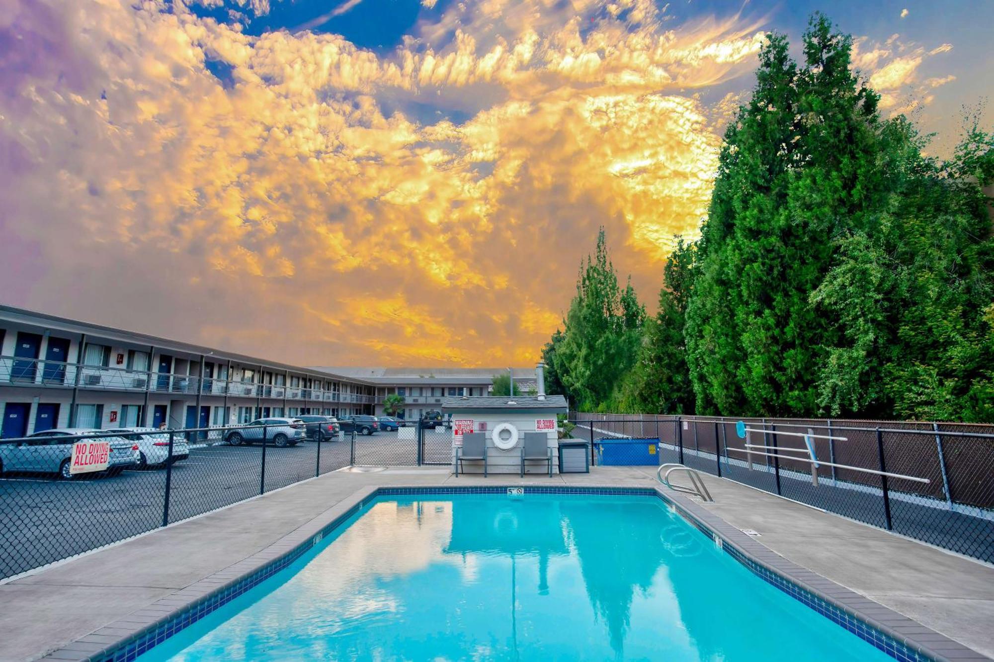Motel 6-Salem, Or - Expo Center المظهر الخارجي الصورة
